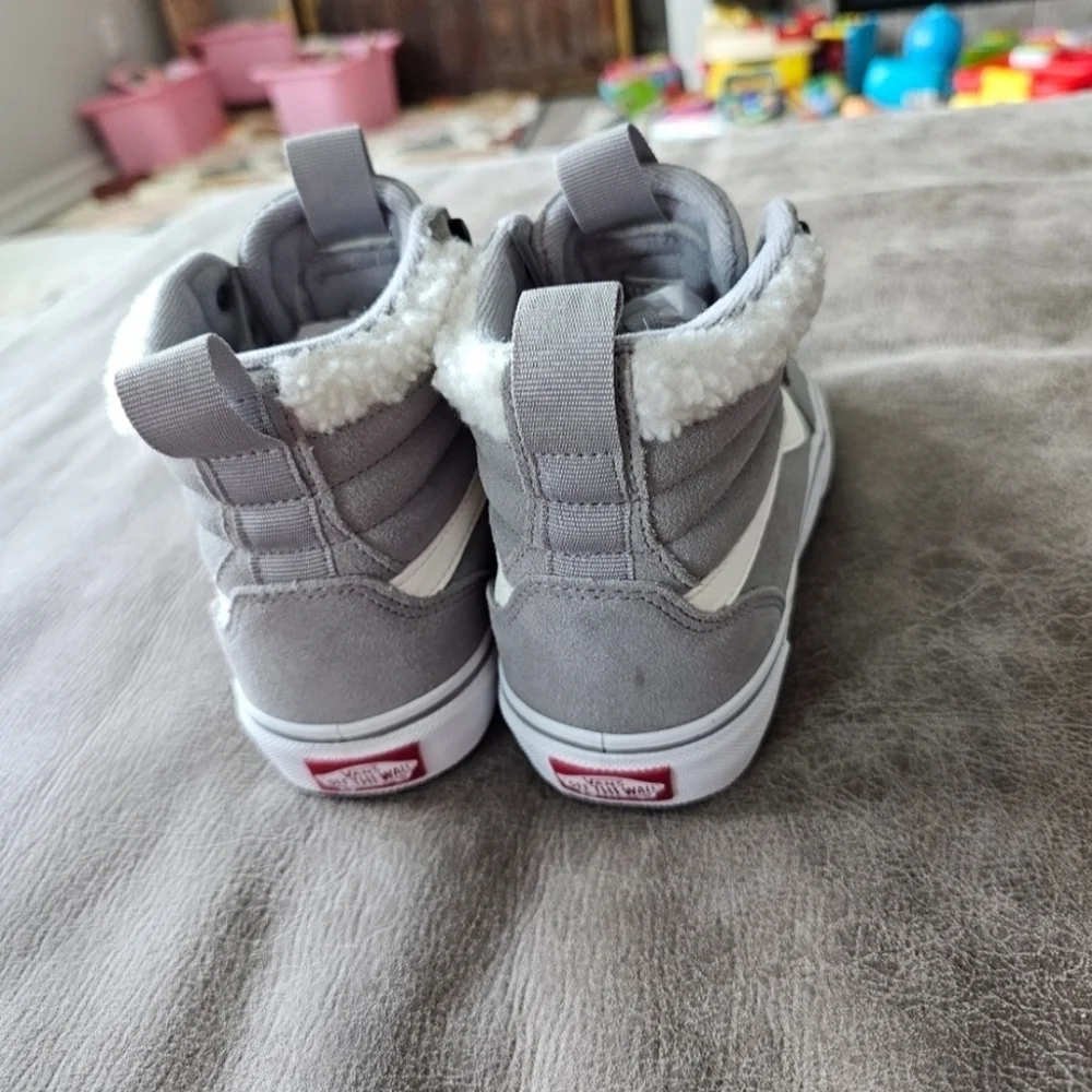 Vans Women's Filmore Vansguard Boots High Top Sneakers Size 6